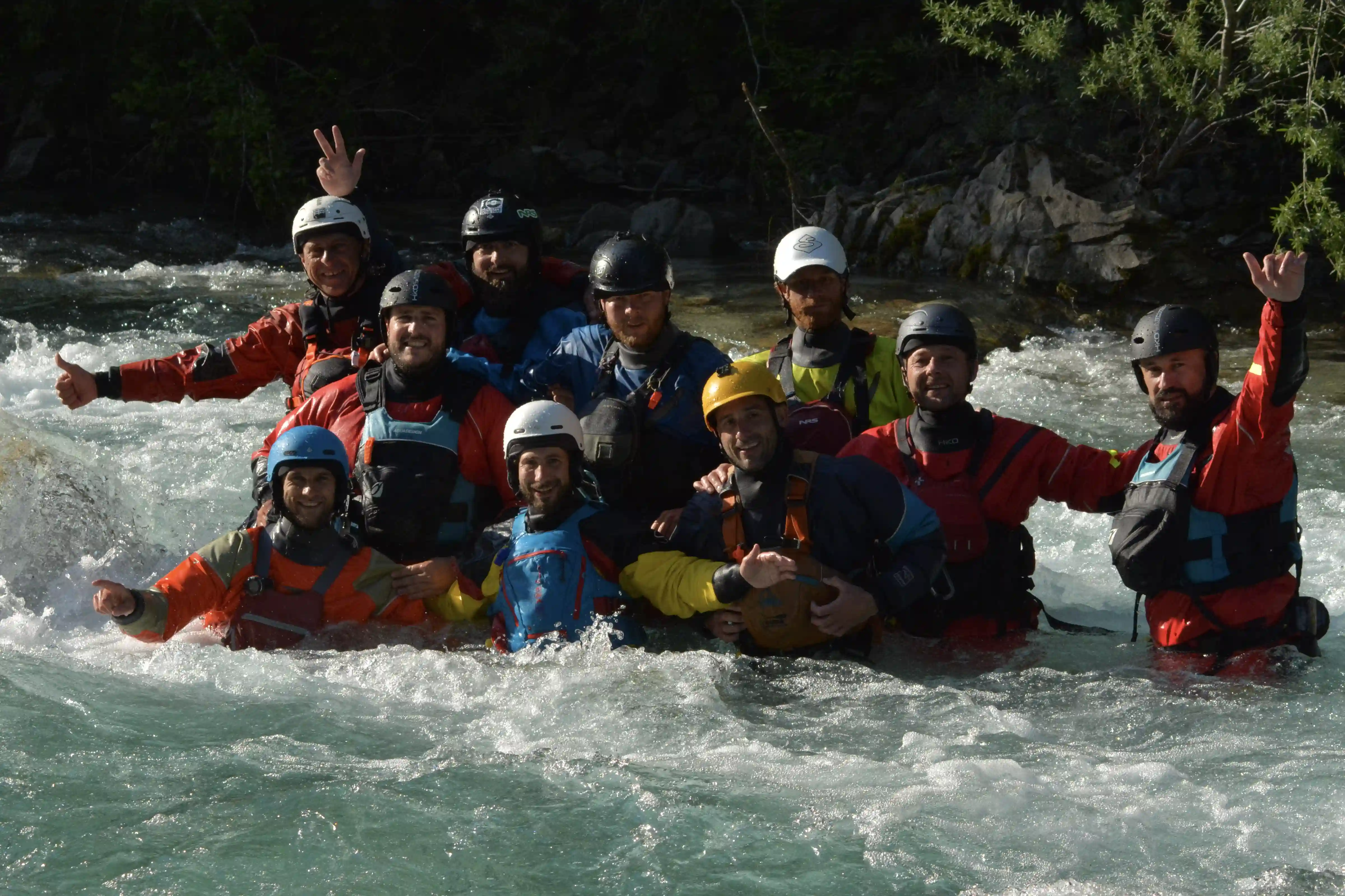 Rescue 3 Whitewater Rescue Technician Instructor Course Group Photo In Water