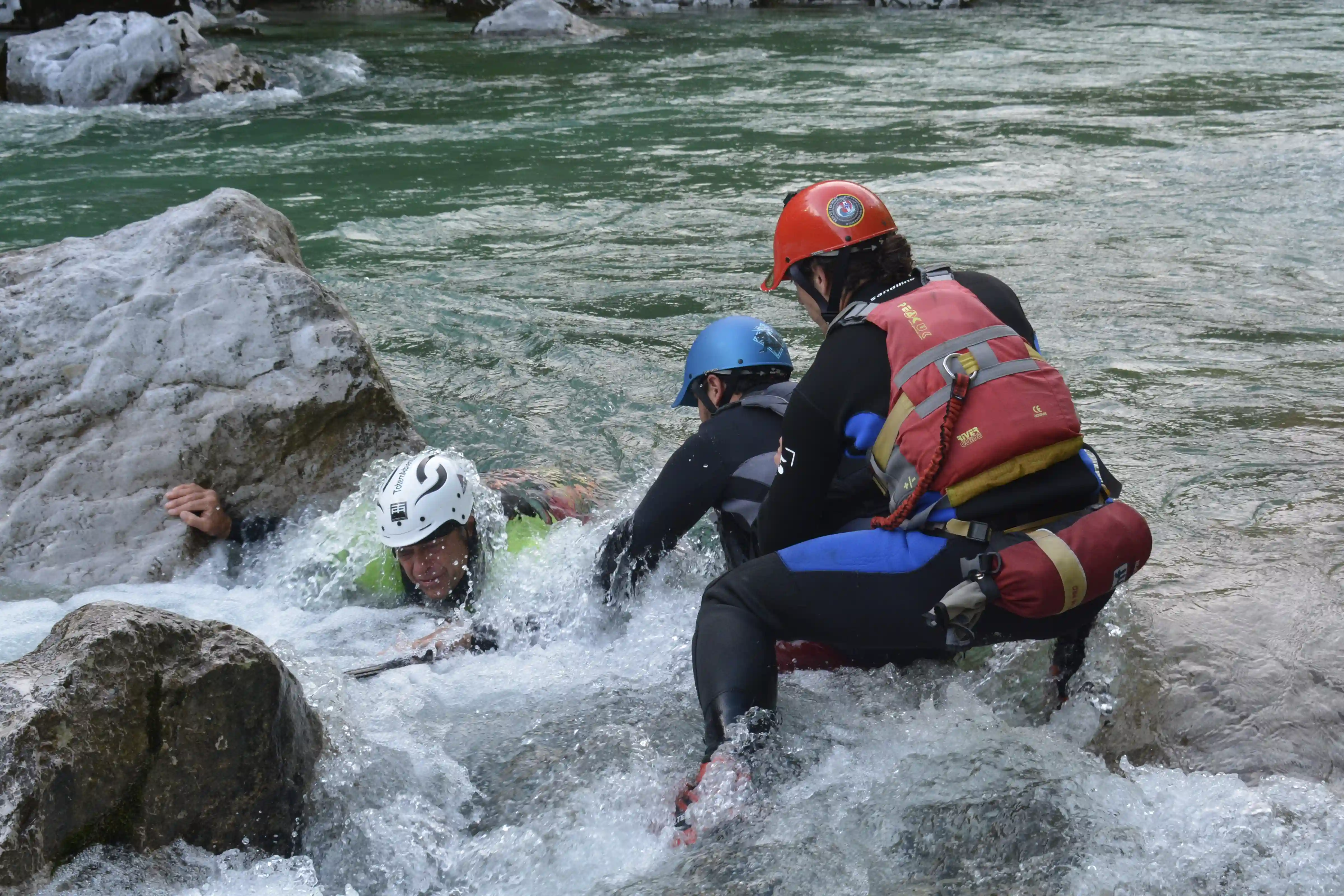 Rescue 3 Whitewater Technician Pro Course Scenario Team Rescue Person From River